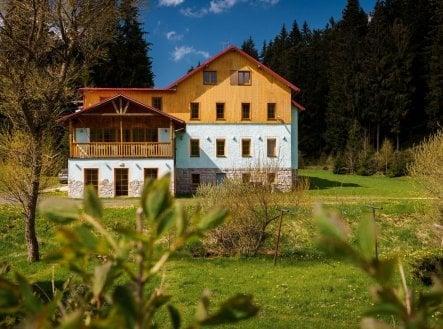 Prodej luxusního horského apartmánu 3+kk, 1. NP, parkovací stání, sauna, lyžárna, Horní Blatná