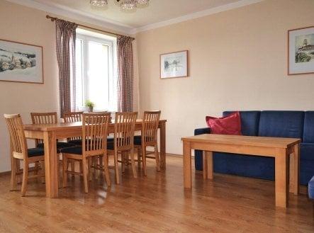 Luxusní horský apartmán s dechberoucím výhledem na Plešivec – Vaše oáza klidu v srdci Krušných hor.